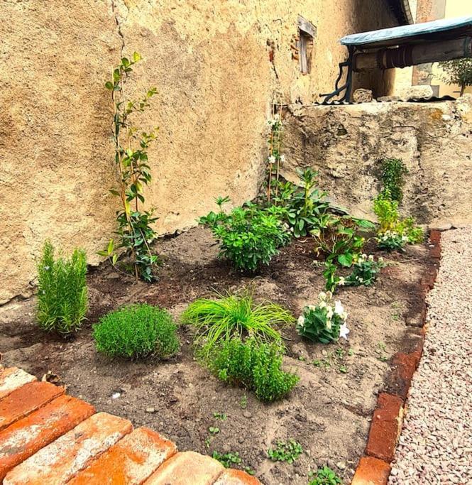 Gite L'Annexe Du Prieure Besson Ngoại thất bức ảnh